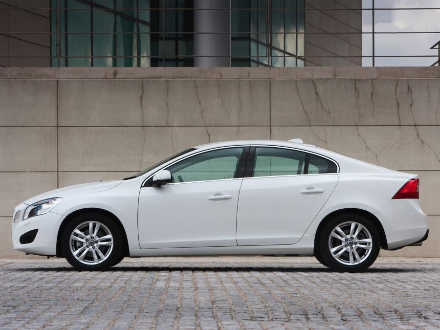  Volvo S60 D3 2010 года  (UK) (фото 13 из 27)